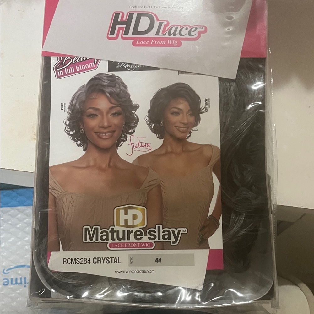 NWT- Mane Concept Mature Slay Crystal Wig
